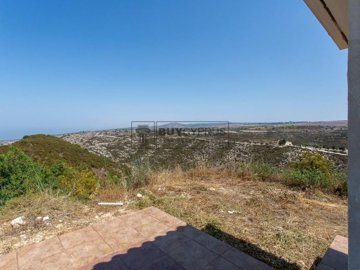 Detached Villa For Sale  in  Peyia