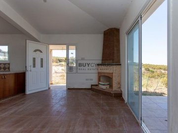 Detached Villa For Sale  in  Peyia