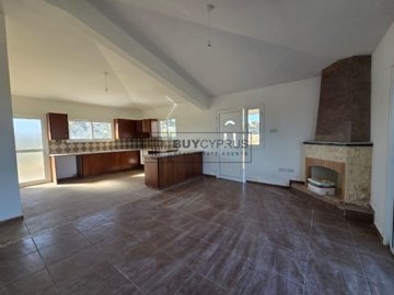 Detached Villa For Sale  in  Peyia
