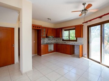 Town House For Sale  in  Kissonerga