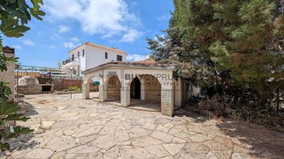 Detached Villa For Sale  in  Emba