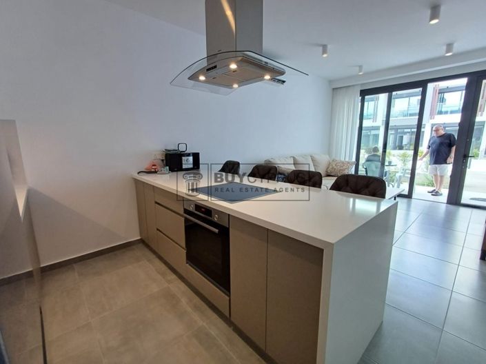 Image No.12-3 Bed Townhouse for sale