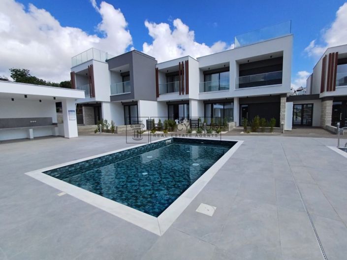 Image No.34-3 Bed Townhouse for sale