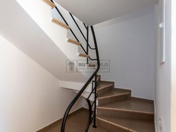 Town House For Sale  in  Chlorakas