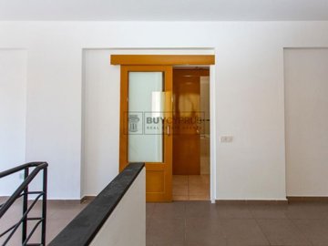 Town House For Sale  in  Chlorakas