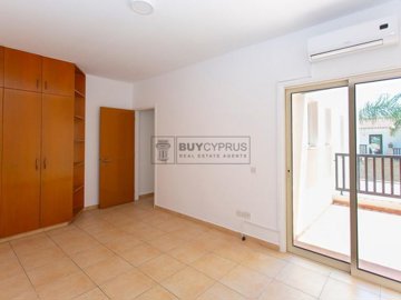 Town House For Sale  in  Chlorakas