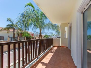 Town House For Sale  in  Chlorakas