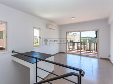 Town House For Sale  in  Chlorakas
