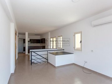 Town House For Sale  in  Chlorakas