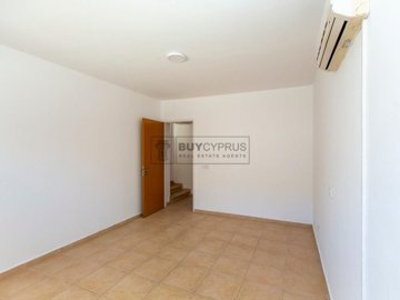 Town House For Sale  in  Chlorakas