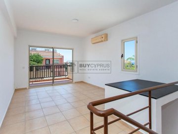 Town House For Sale  in  Chlorakas