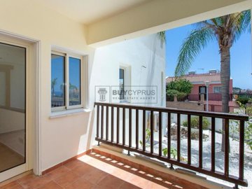 Town House For Sale  in  Chlorakas