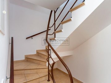 Town House For Sale  in  Chlorakas