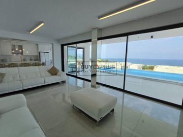 Detached Villa For Sale  in  Kissonerga