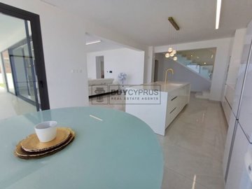Detached Villa For Sale  in  Kissonerga