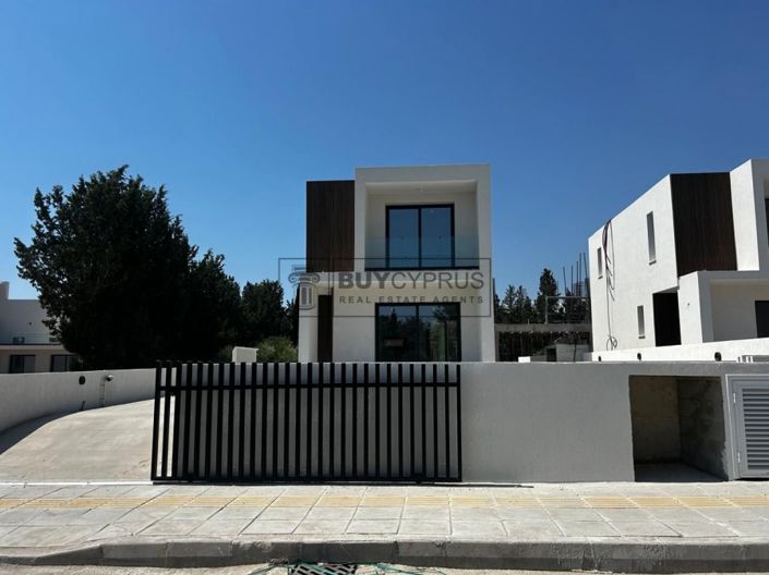 Image No.2-3 Bed Villa for sale