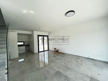 Detached Villa For Sale  in  Chlorakas