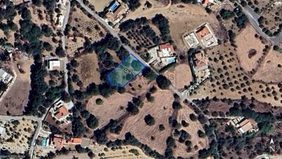 Residential Land  For Sale  in  Polemi