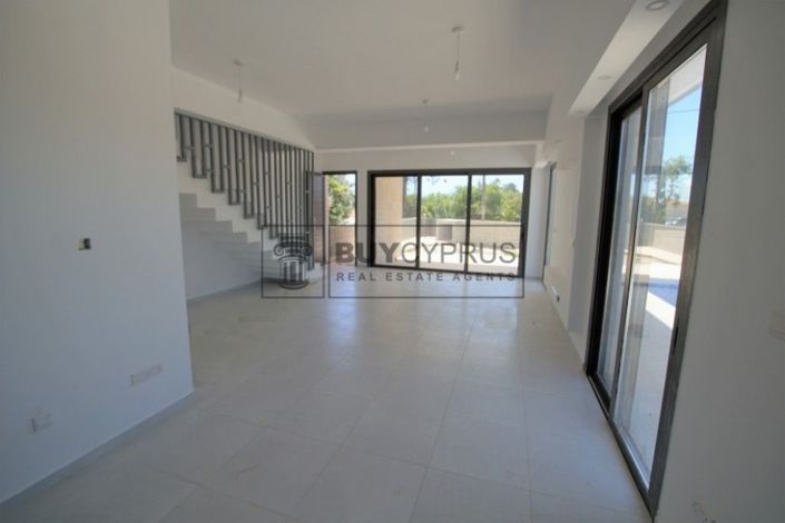 Image No.9-3 Bed Villa for sale