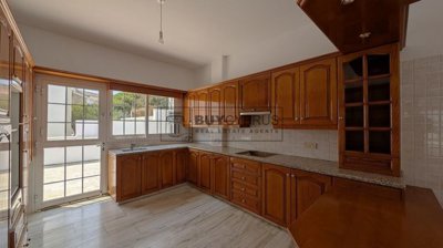Detached Villa For Sale  in  Mesa Gitonia