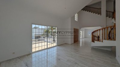 Detached Villa For Sale  in  Mesa Gitonia