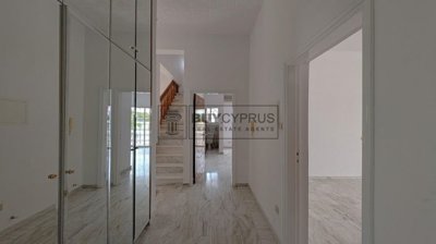 Detached Villa For Sale  in  Mesa Gitonia