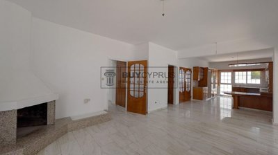 Detached Villa For Sale  in  Mesa Gitonia