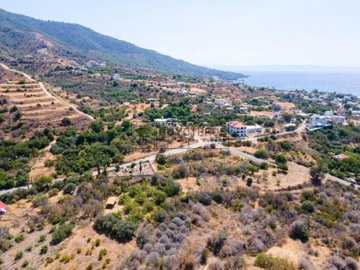Residential Land  For Sale  in  Pomos