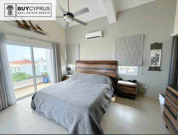 Image No.10-3 Bed Villa for sale