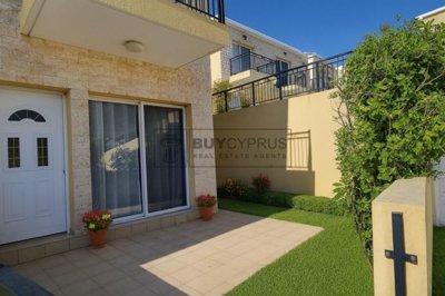 Town House For Sale  in  Universal