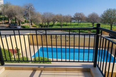 Town House For Sale  in  Universal