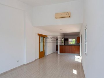 Detached Villa For Sale  in  Chlorakas