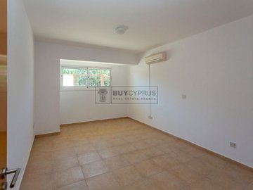 Town House For Sale  in  Chlorakas