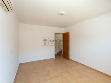 Town House For Sale  in  Chlorakas