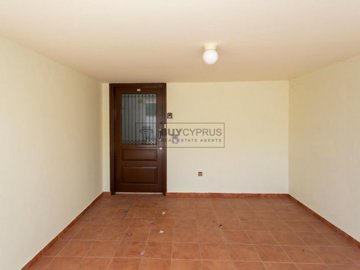 Town House For Sale  in  Chlorakas