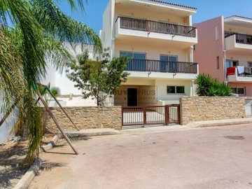 Town House For Sale  in  Chlorakas