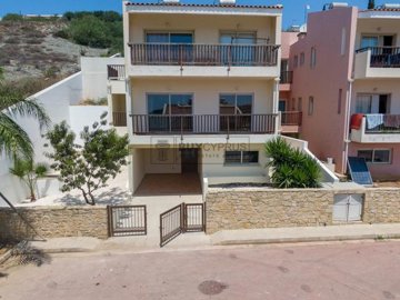 Town House For Sale  in  Chlorakas