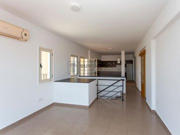 Town House For Sale  in  Chlorakas