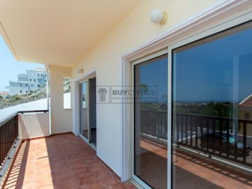 Town House For Sale  in  Chlorakas