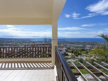 Apartment For Sale  in  Peyia