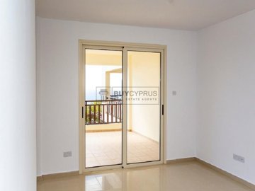 Apartment For Sale  in  Peyia