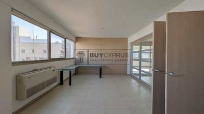 Office  For Sale  in  Agia Zoni