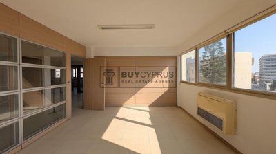 Office  For Sale  in  Agia Zoni