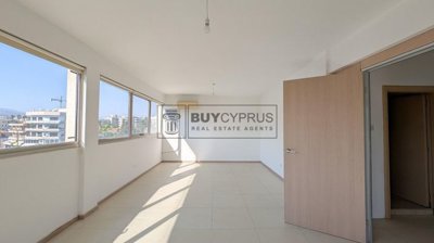 Office  For Sale  in  Agia Zoni
