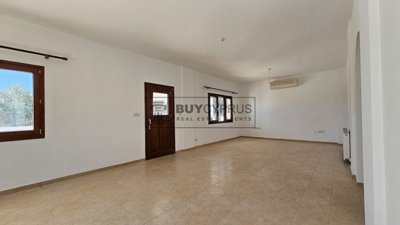 Detached Villa For Sale  in  Lysos