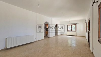 Detached Villa For Sale  in  Lysos