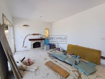 Detached Villa For Sale  in  Kamares - Tala