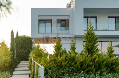 Detached Villa For Sale  in  Peyia
