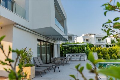 Detached Villa For Sale  in  Peyia