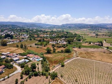 Residential Land  For Sale  in  Polemi